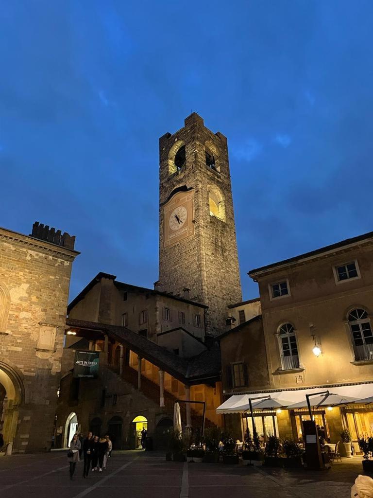 Silvia Suite - Appartamento Citta Alta Bergamo Bagian luar foto